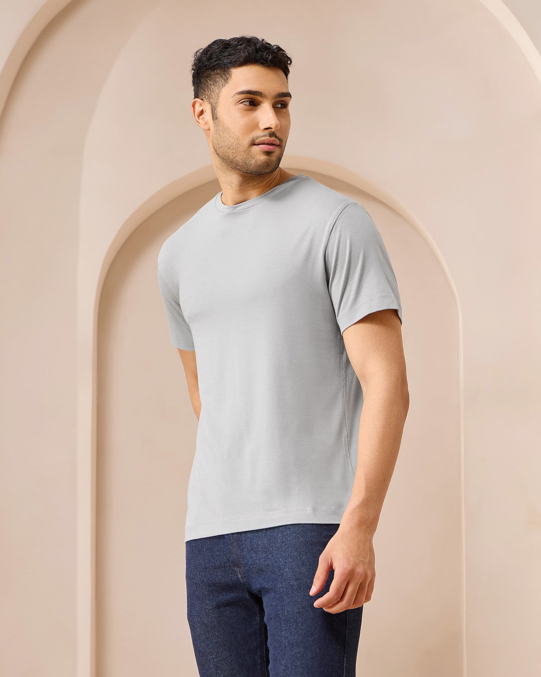 Men’s Wellbi Bamboo T-Shirt in a sleek crew neck style, offering soft, breathable fabric for outdoor adventures.